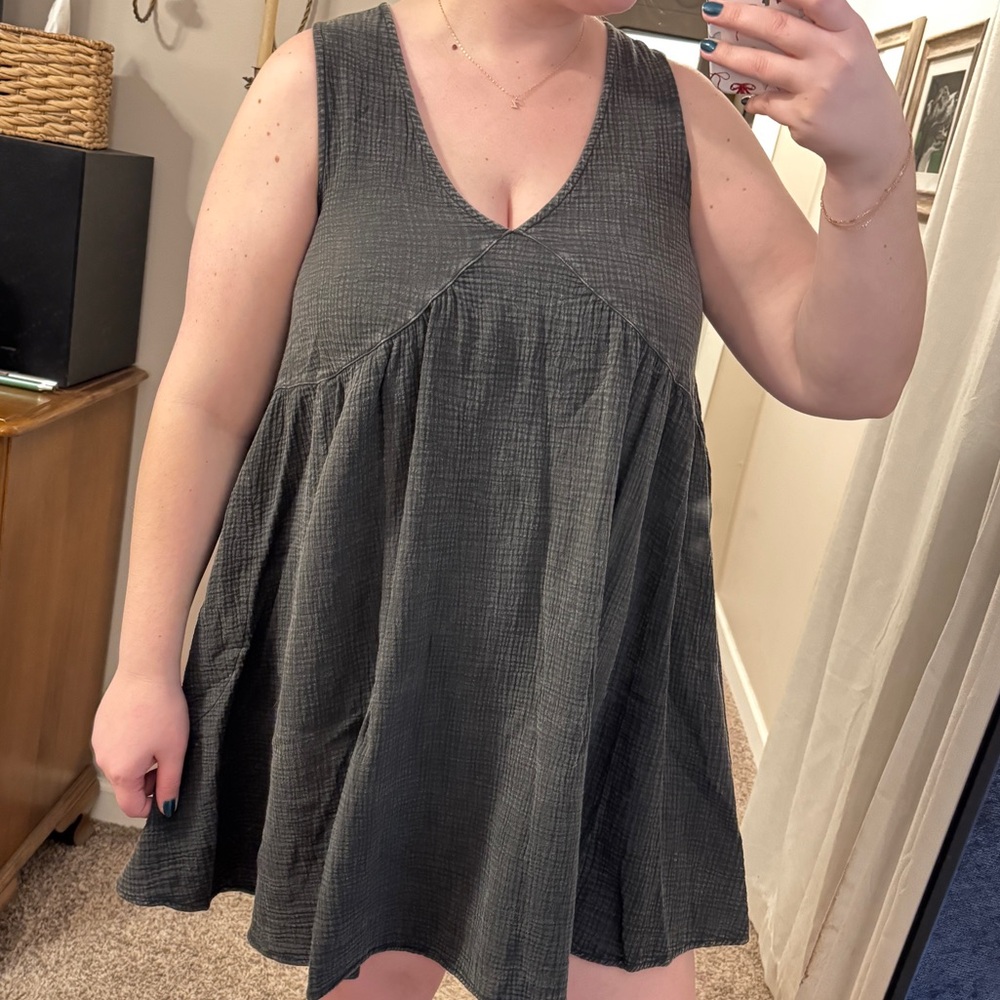 Black Sleeveless Dress
